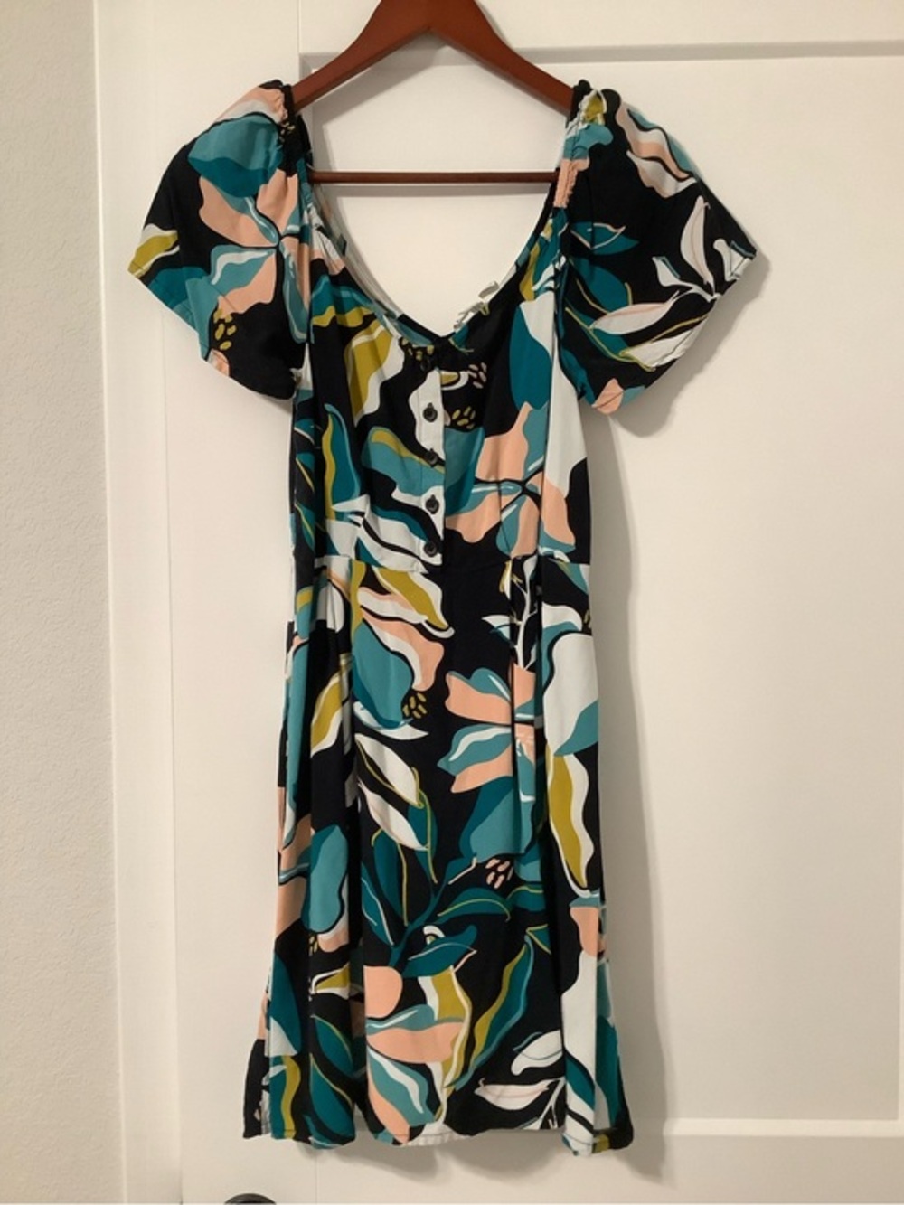 Roxy Black Teal Peach Short Sleeve Floral Top